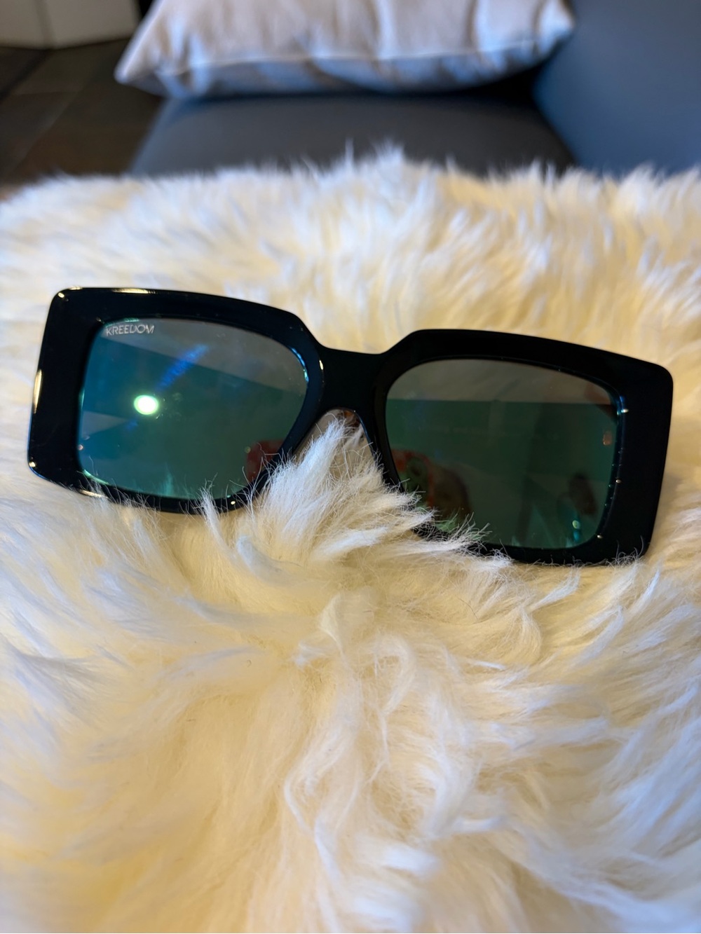 Black Square Frame Sunglasses - Black with Green Mirrored Lense